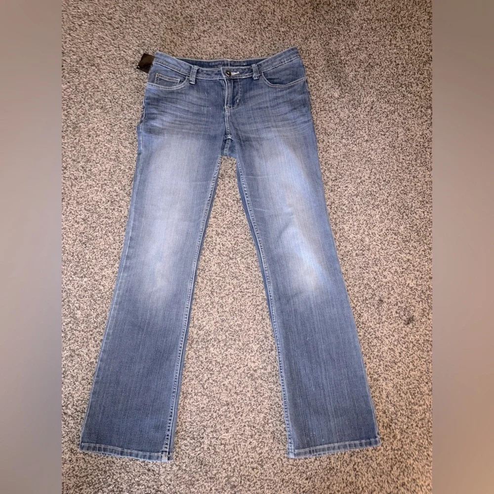 Stylish Crafted Bootcut Low-Rise Blue Jeans By Lee